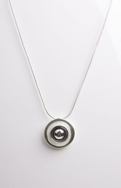 Traditional short every day necklace - Image 2
