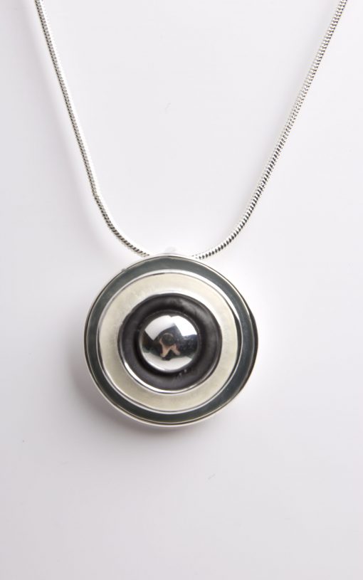 Traditional short every day necklace - Image 4