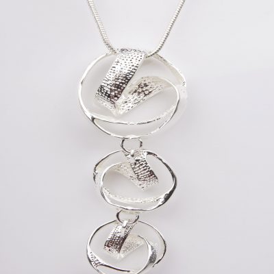 Triple Swirl Circle Short Necklace