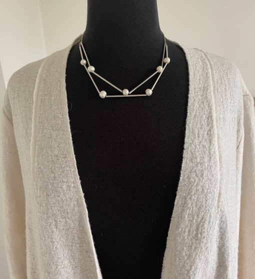 Abstract Pearl Short Necklace - Image 7