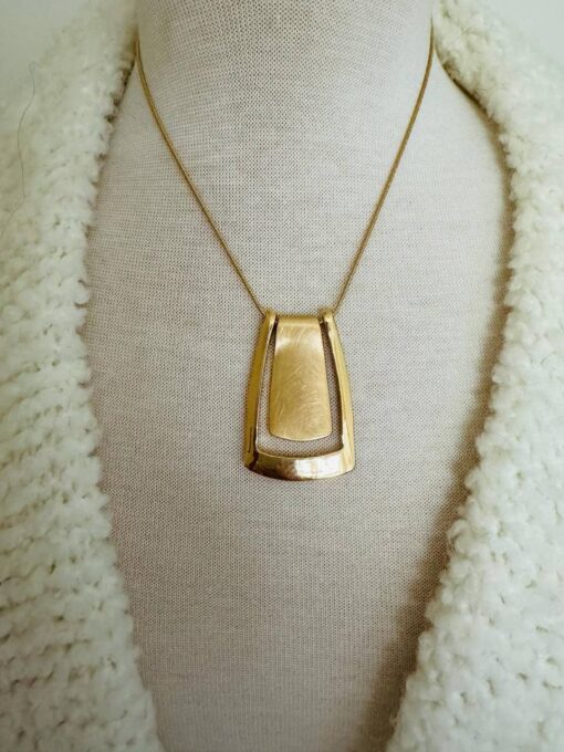 Gold Short Necklace with high gloss and brushed gold detail - Image 5