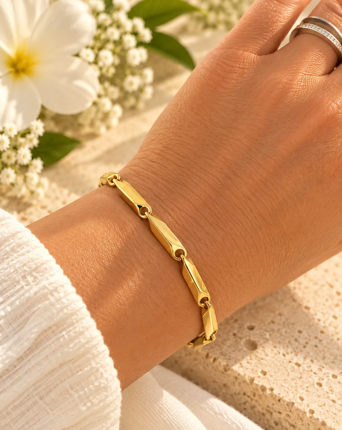 Gold Sculpted Link Bracelet - Image 2
