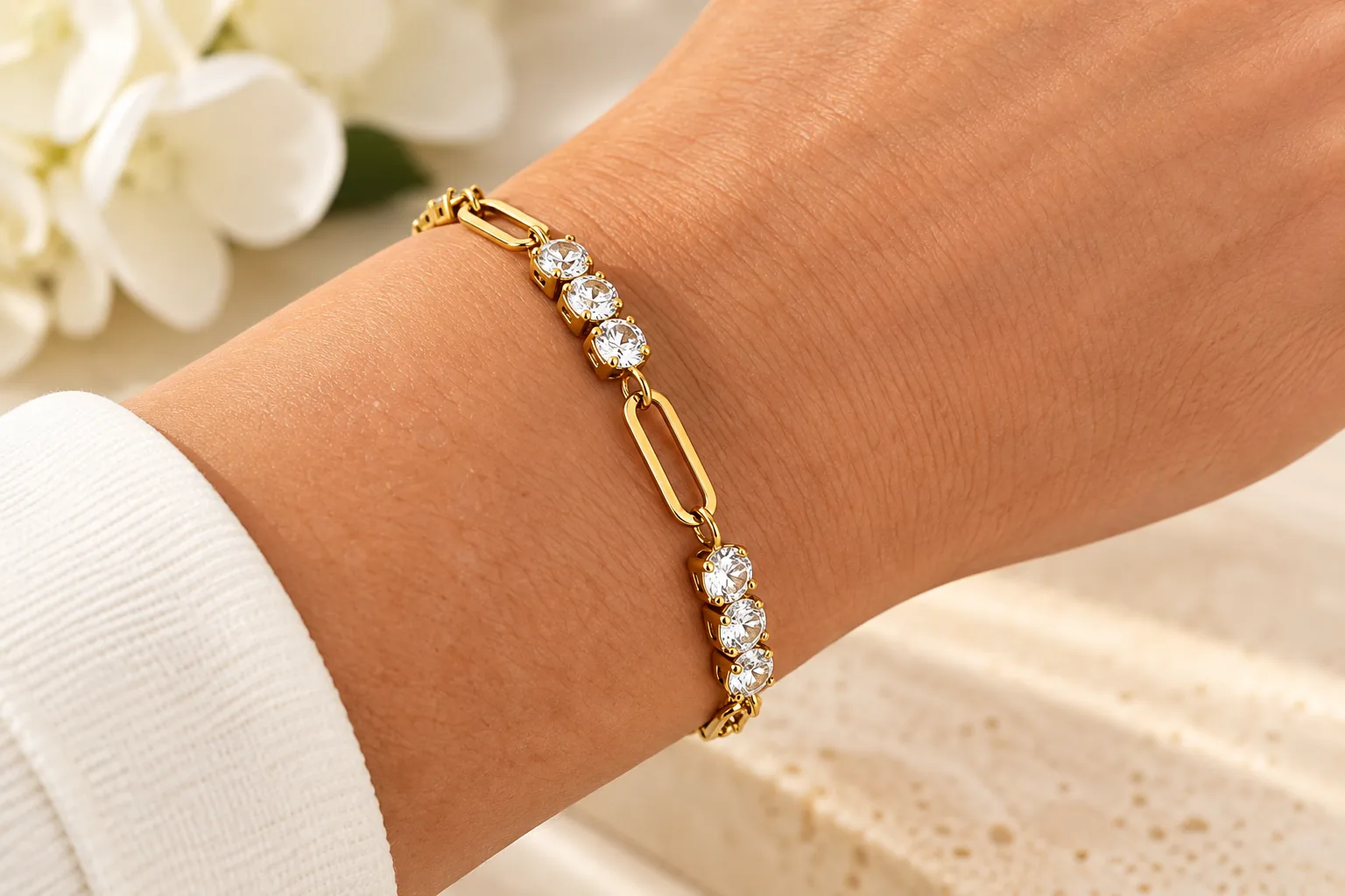 Crystal Link Sparkle Bracelet Gold - Image 3