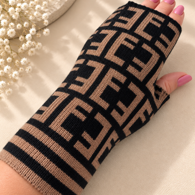 Monogram Knit Fingerless Gloves – Tan & Black