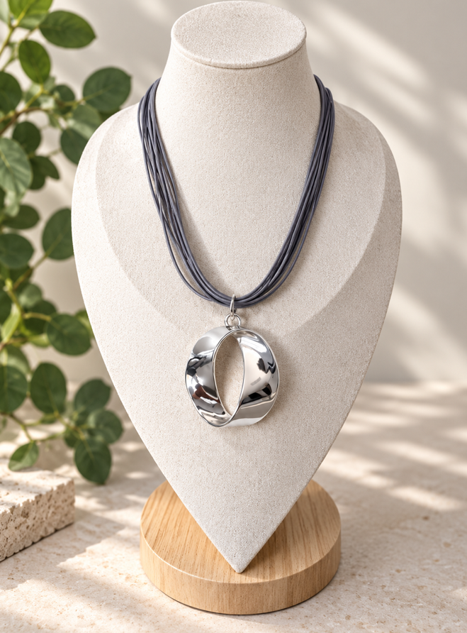 Elara Silver Sculptural Pendant Necklace - Image 4