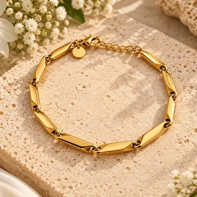 Gold Sculpted Link Bracelet
