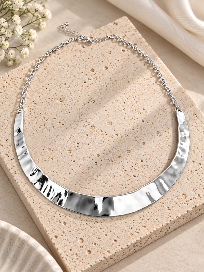 Sculpted Aura Collar Necklace Silver