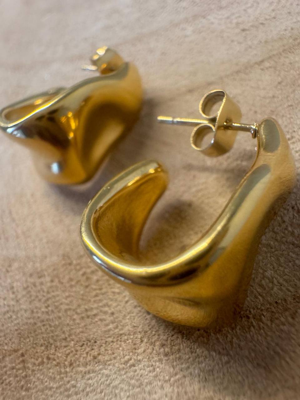 The Aurelia Sculpted Hoops – Gold - Image 6