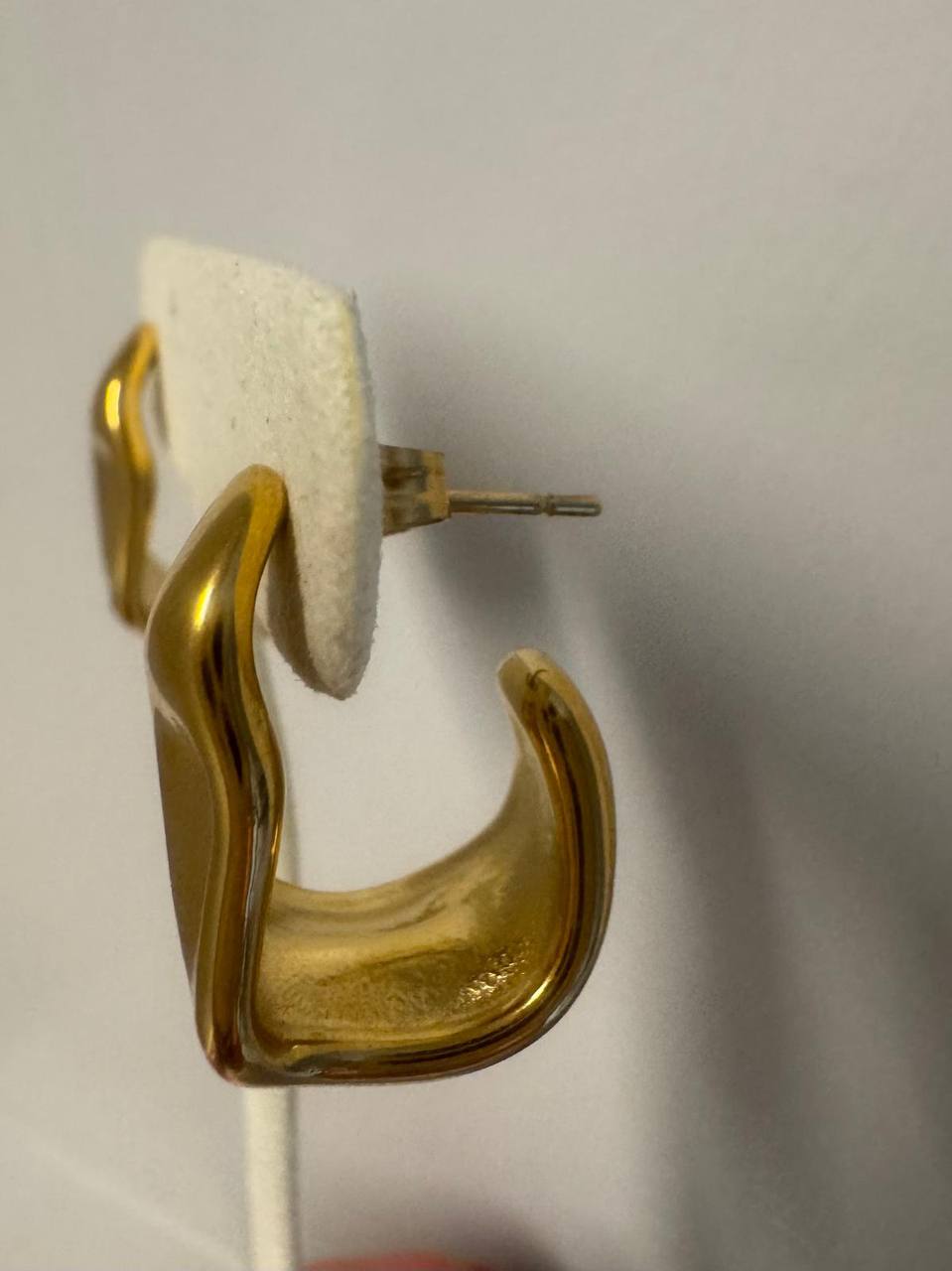 The Aurelia Sculpted Hoops – Gold - Image 5