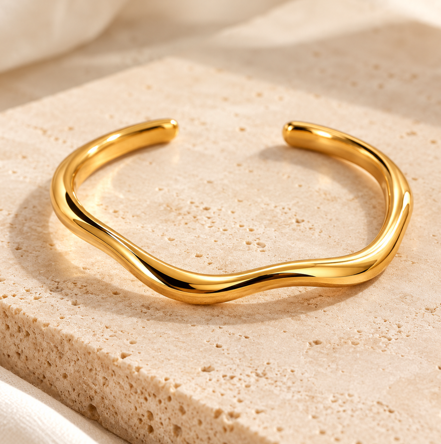 Sculpted Wave Cuff – Gold