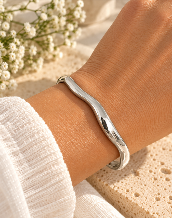 Sculpted Wave Cuff – Silver - Image 2